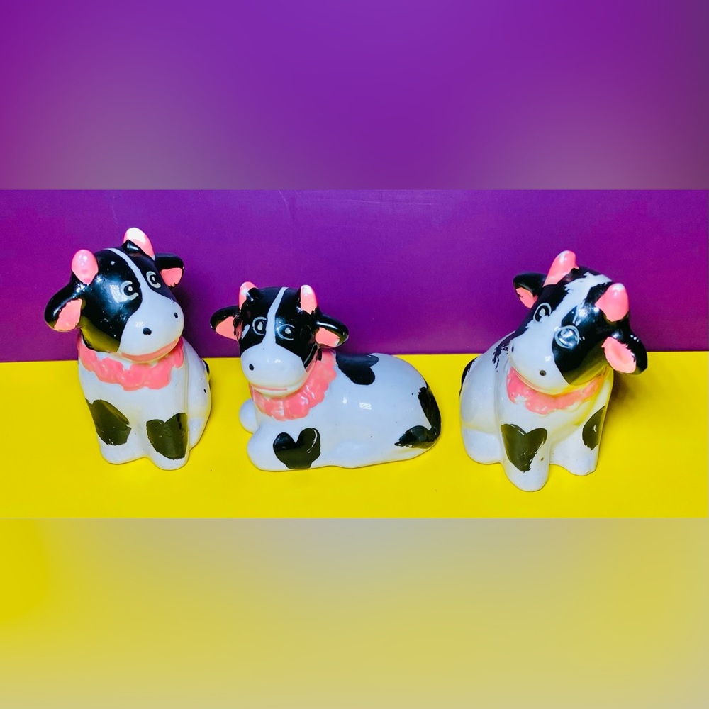 Vintage Set of 3 Glossy Hand Painted Ceramic‎ Cows Country Farm Figurines